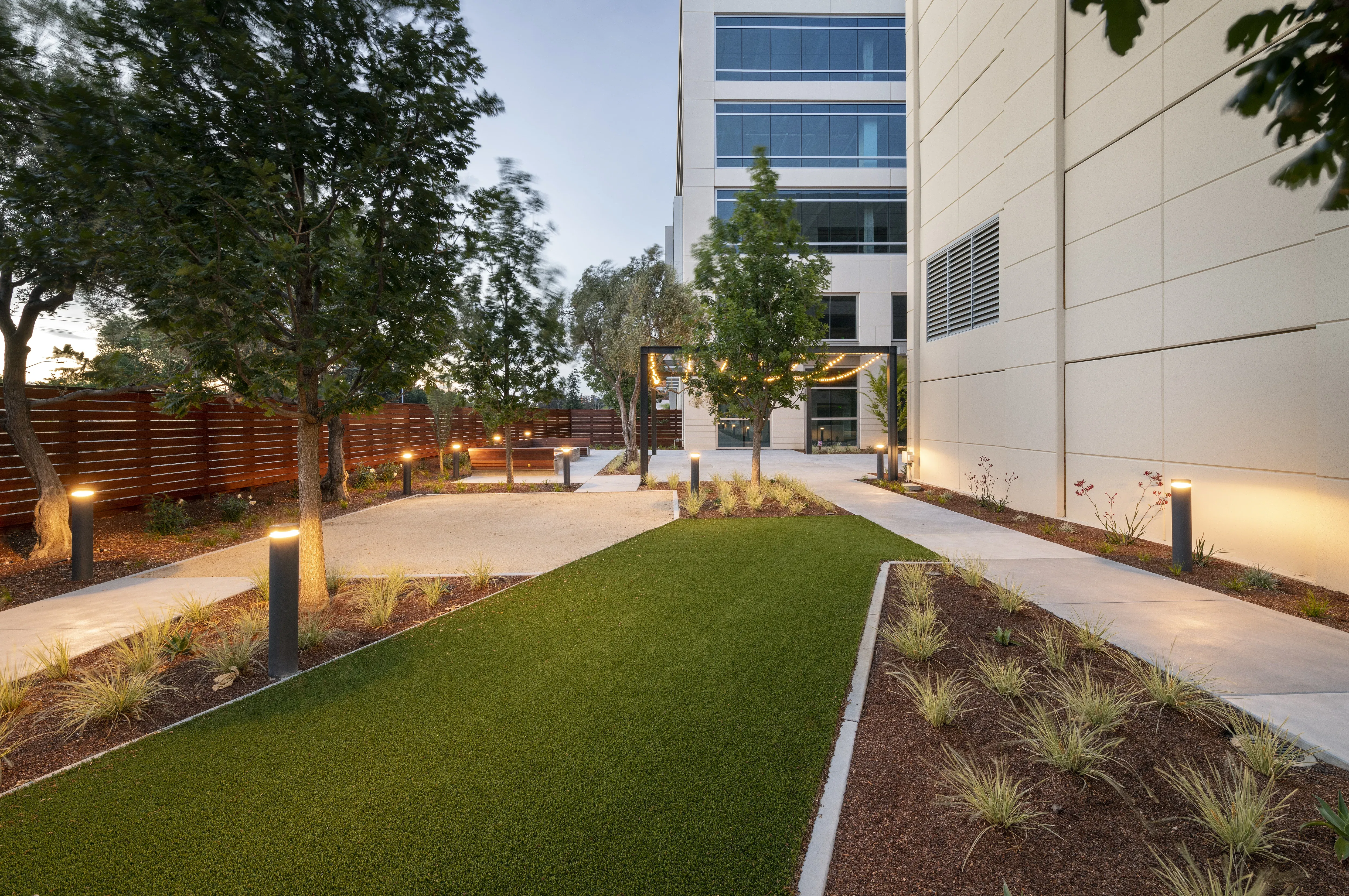 24Hundred / 2390–2400 Mission College Blvd photo 2